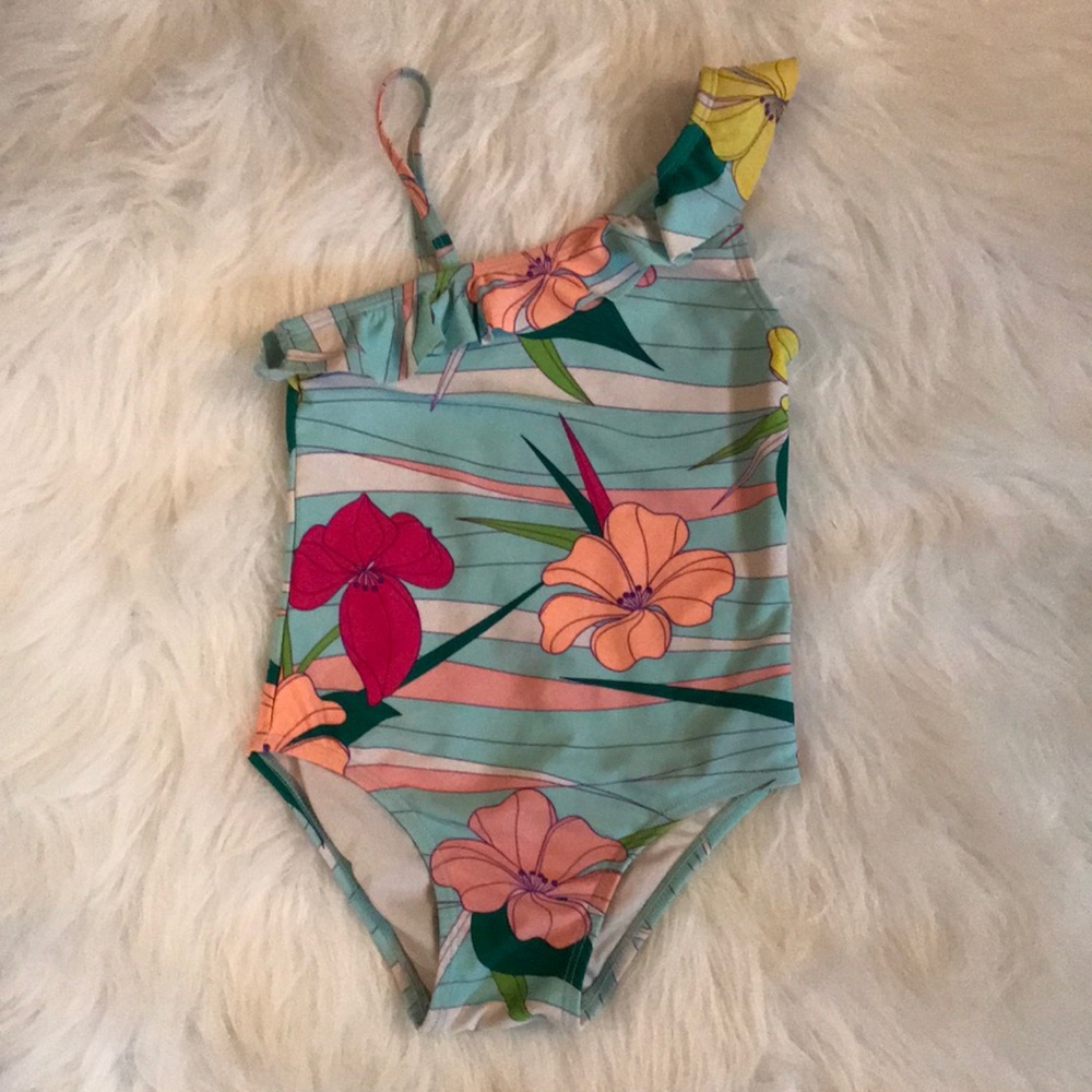 Girls one piece bathing suite